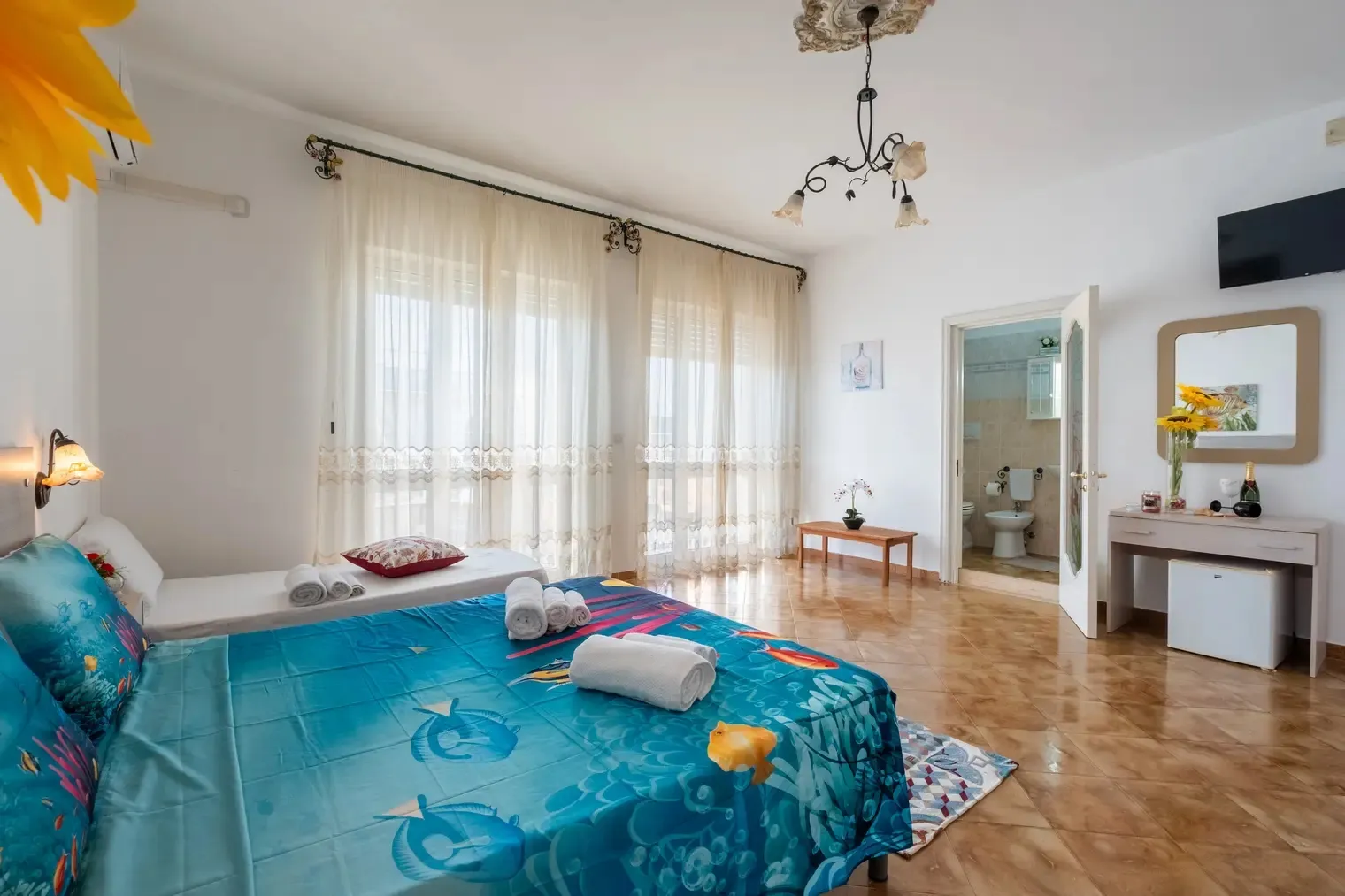 Camera 23 - Piano 2 - Azzurro Room